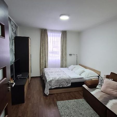 Olomouc New3 Apartment Bagian luar foto