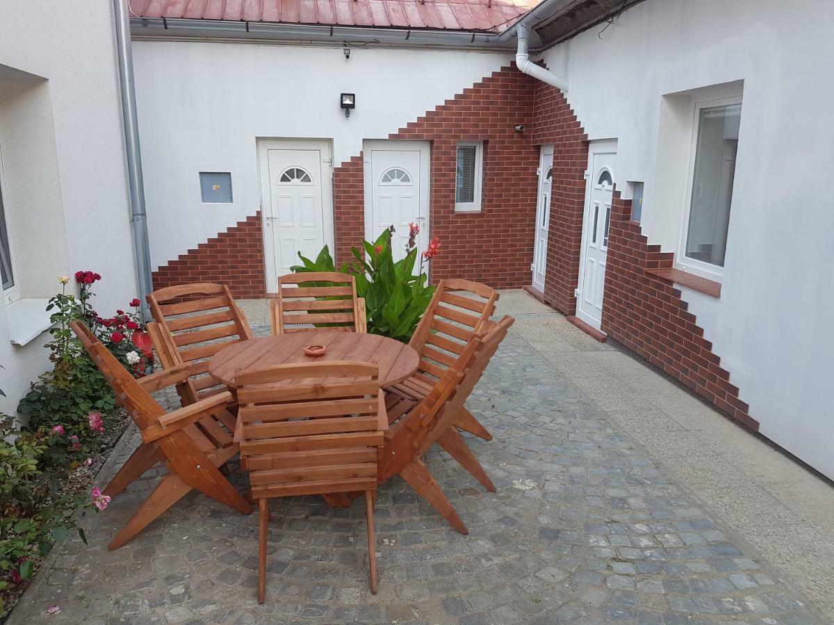 Olomouc New3 Apartment Bagian luar foto