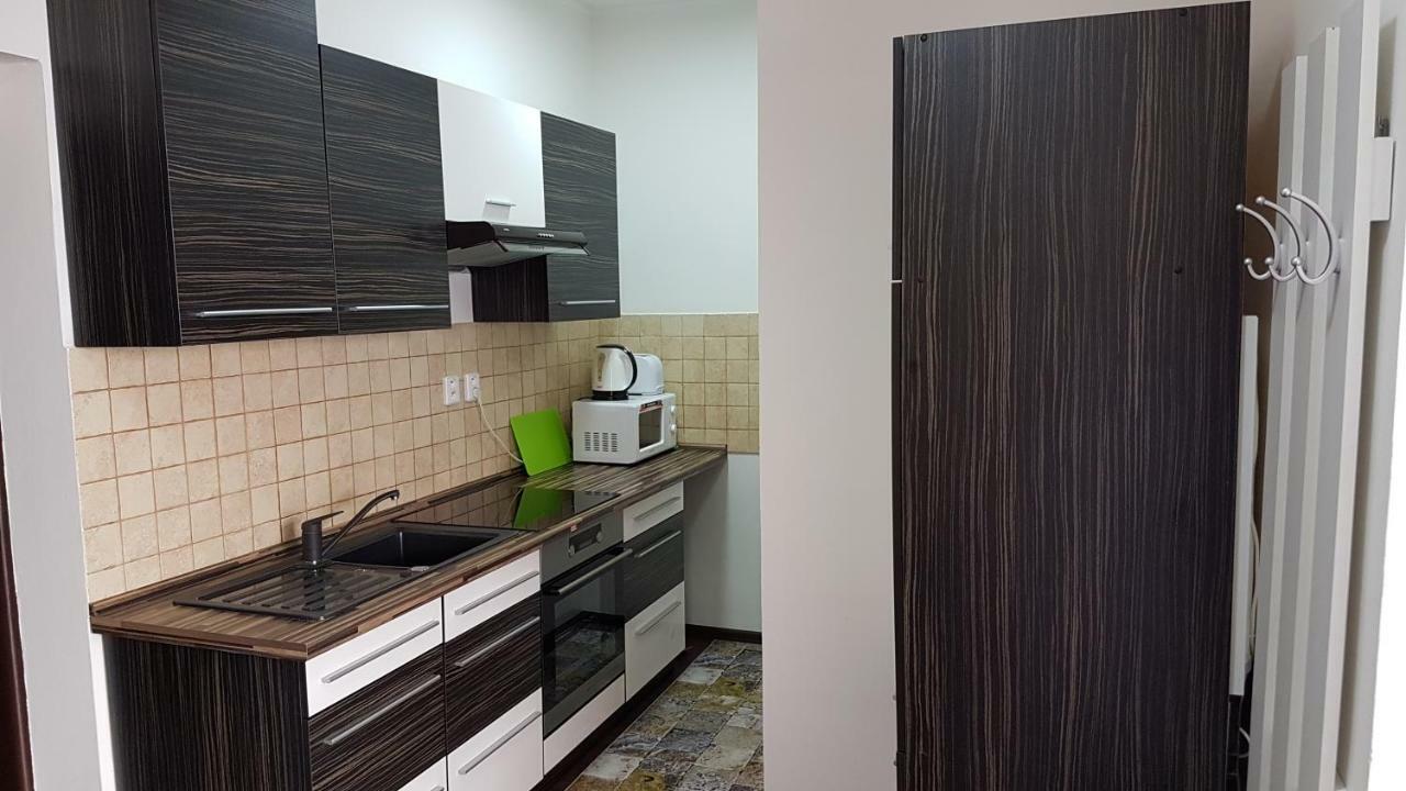 Olomouc New3 Apartment Bagian luar foto