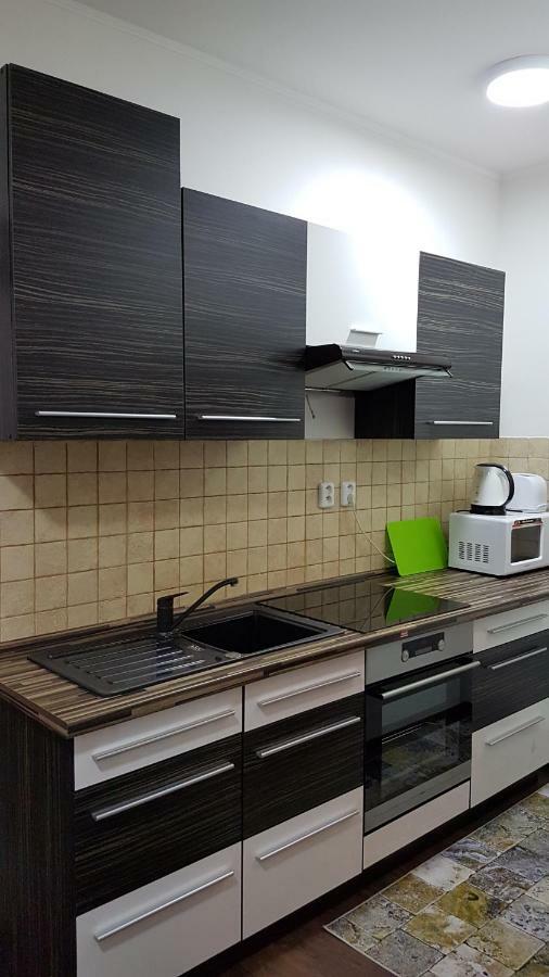 Olomouc New3 Apartment Bagian luar foto