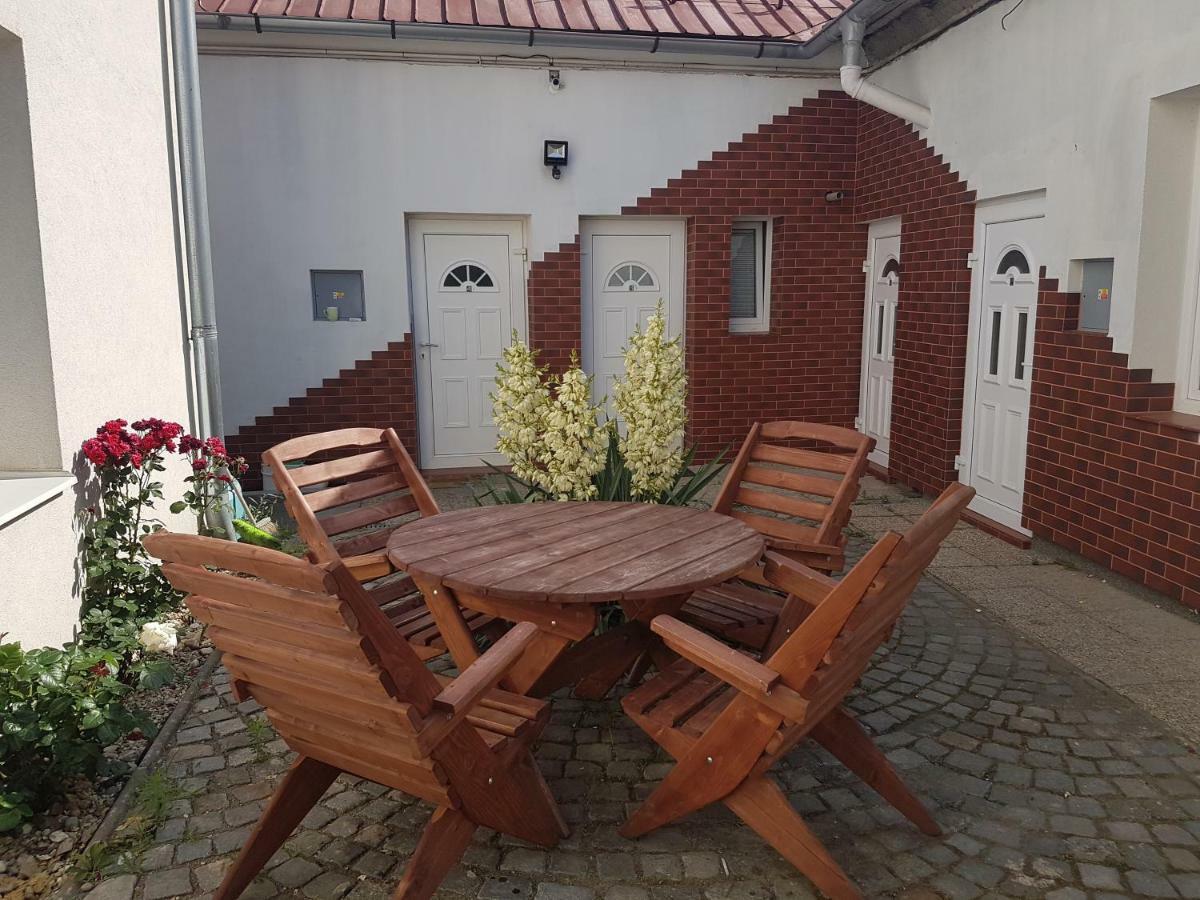 Olomouc New3 Apartment Bagian luar foto